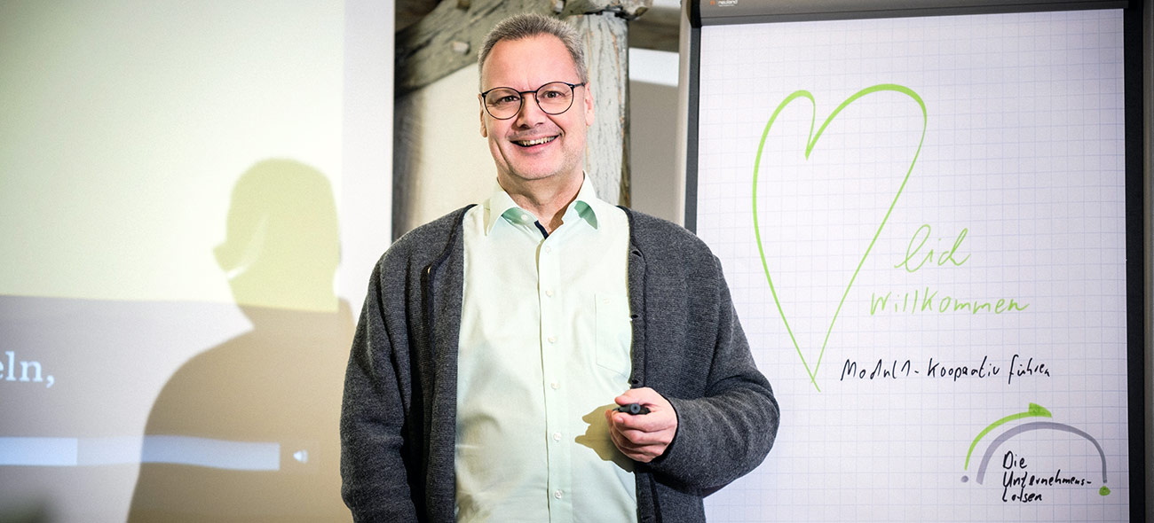 Arne Bär in einem Workshop zur kooperativen Führung in Verwaltungen